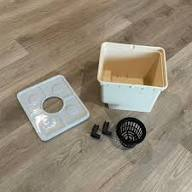 Dutch Bucket With LED and Net Cup Image